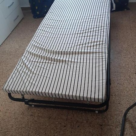 Room In Guest Room - Peaceful Accommodation In Madrid Near Atocha מראה חיצוני תמונה