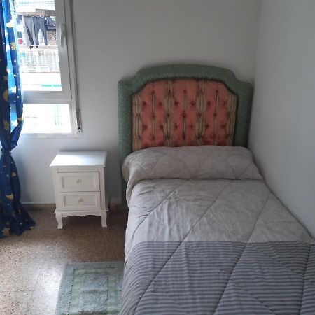 Room In Guest Room - Peaceful Accommodation In Madrid Near Atocha מראה חיצוני תמונה