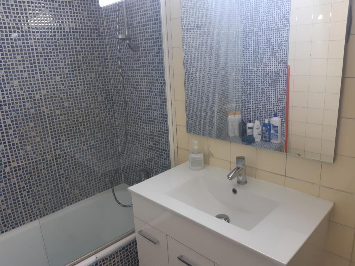 Room In Guest Room - Peaceful Accommodation In Madrid Near Atocha מראה חיצוני תמונה