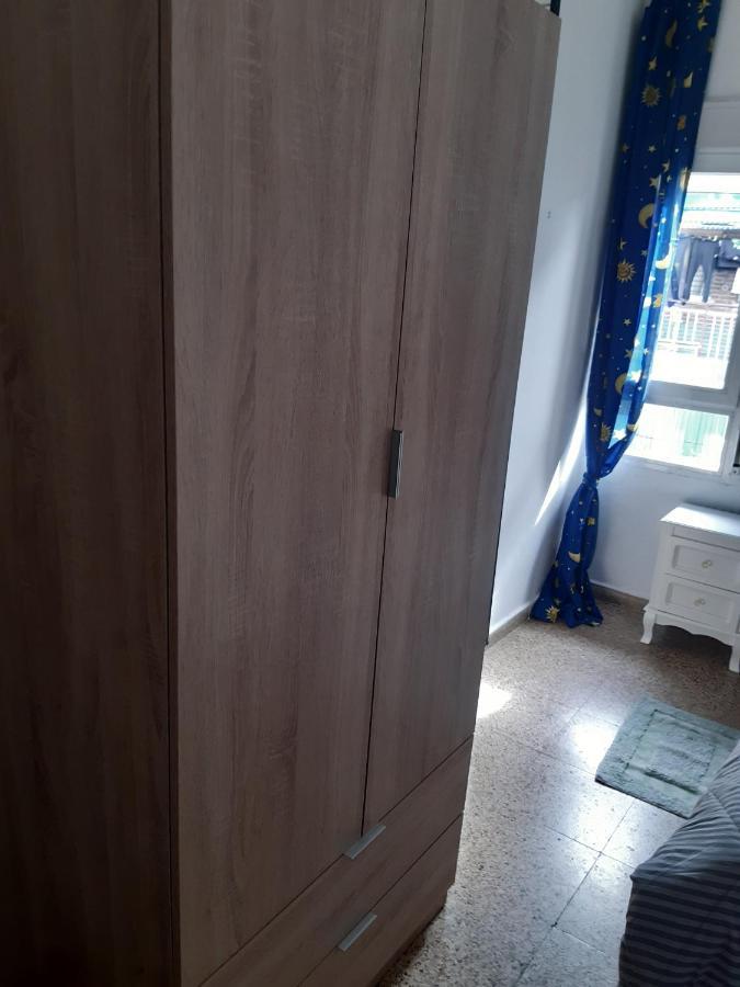 Room In Guest Room - Peaceful Accommodation In Madrid Near Atocha מראה חיצוני תמונה